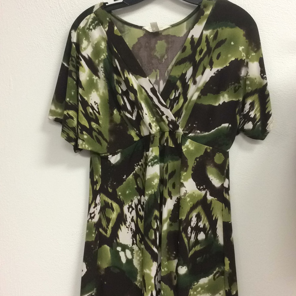 Maternity top size medium
